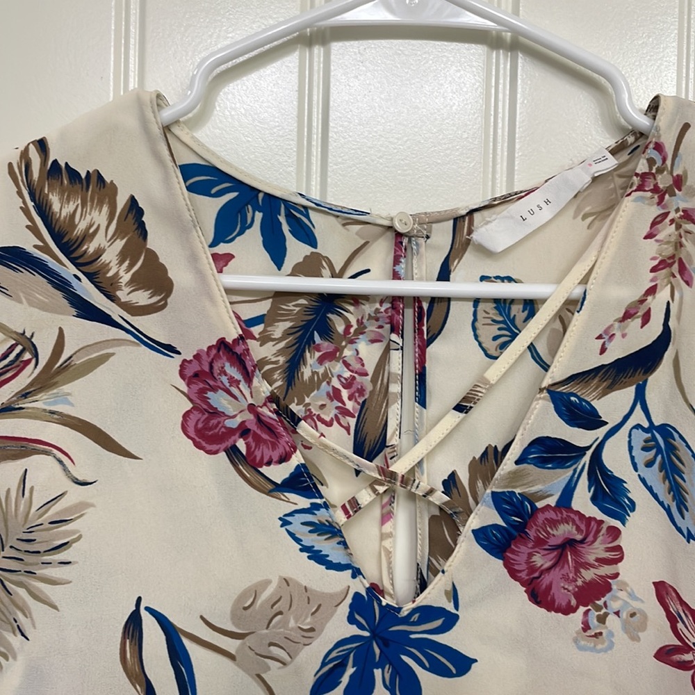 Lush Sheer floral long sleeved blouse shirt size small - Picture 2 of 7